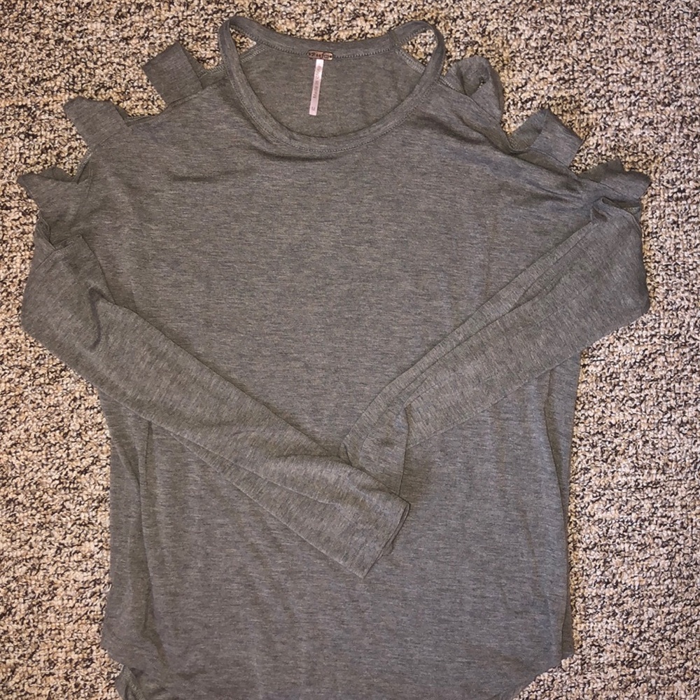 Open shoulder tan/army green top